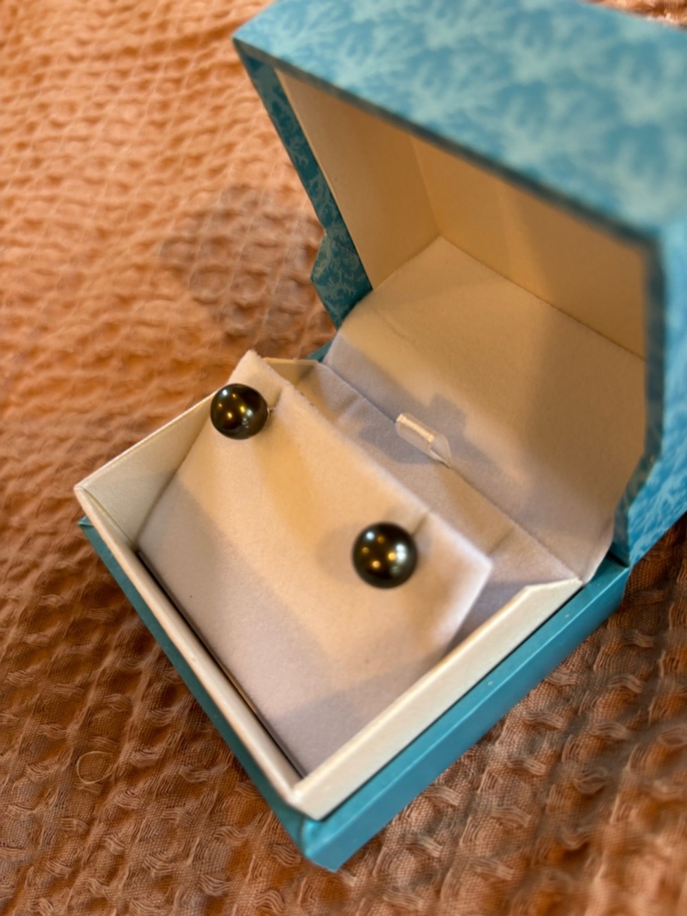 Maui Divers Elegant Tahitian Pearl Stud Earrings - Classic Women Jewelry - Picture 3 of 4
